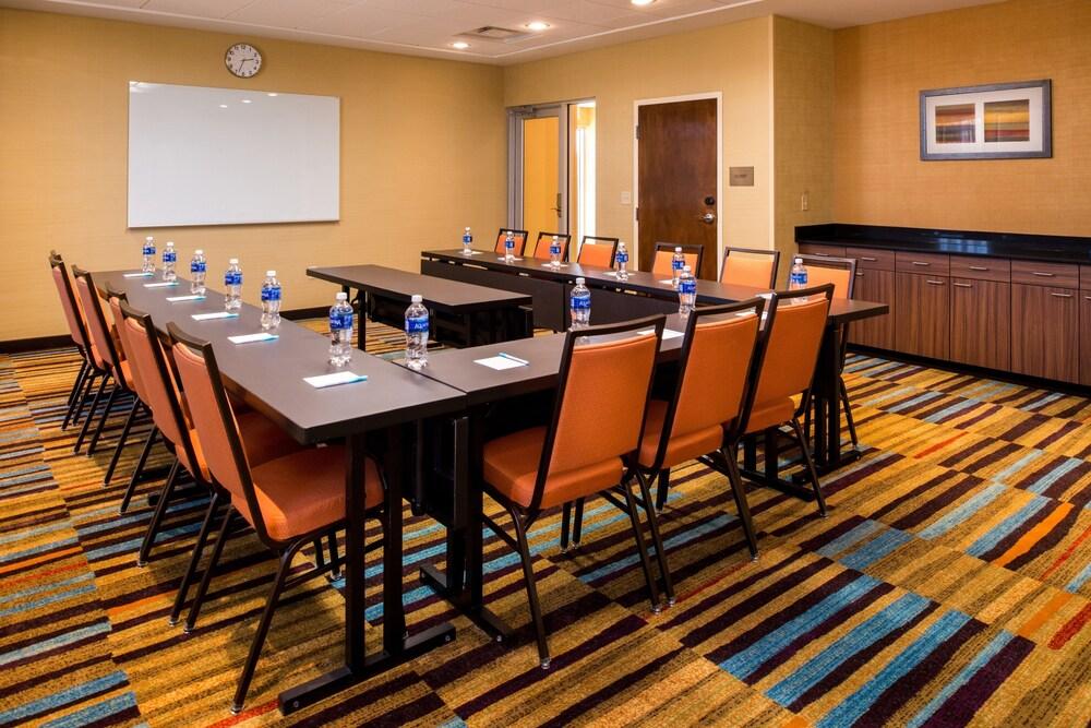 Fairfield Inn & Suites By Marriott Akron Stow Екстер'єр фото