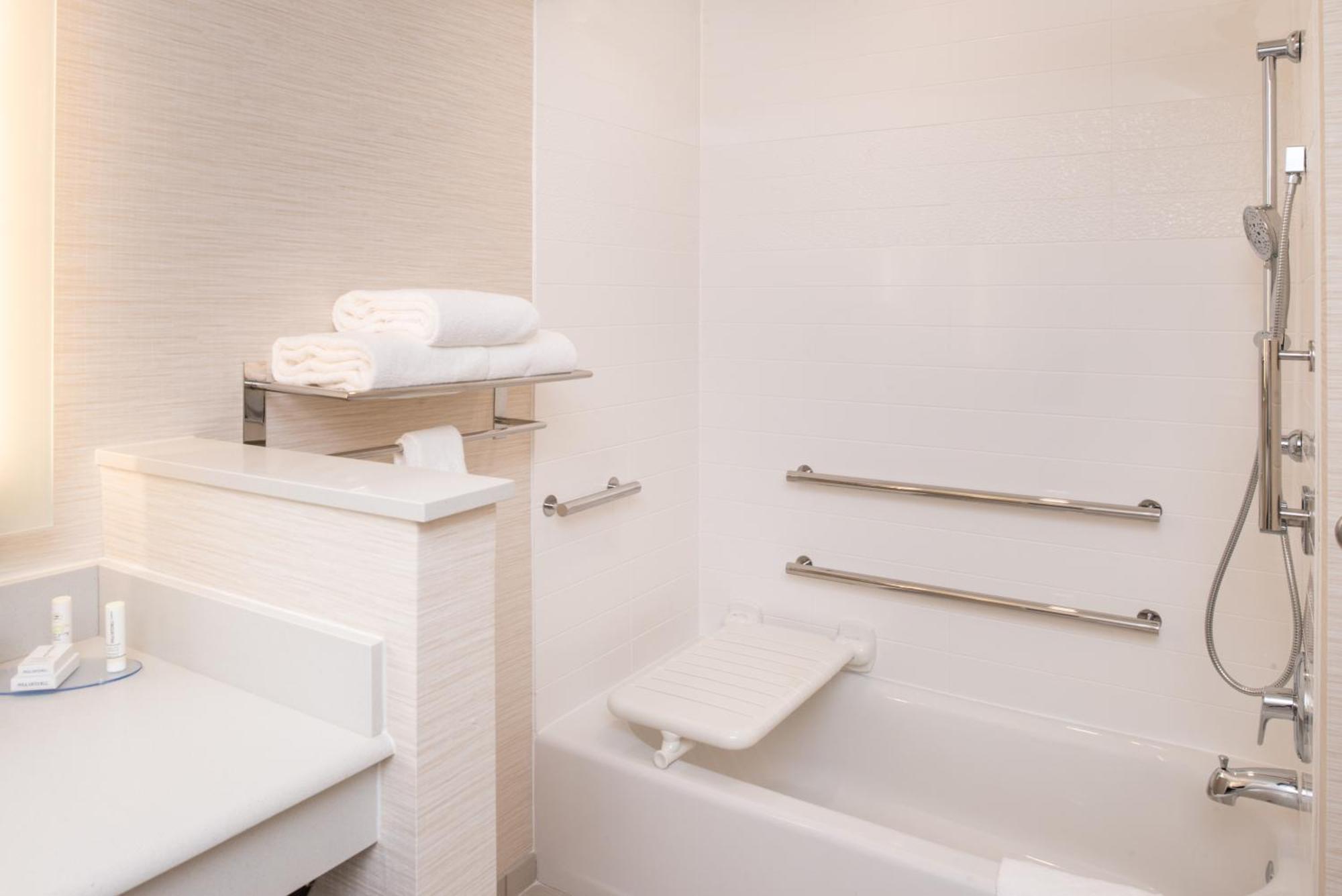 Fairfield Inn & Suites By Marriott Akron Stow Екстер'єр фото