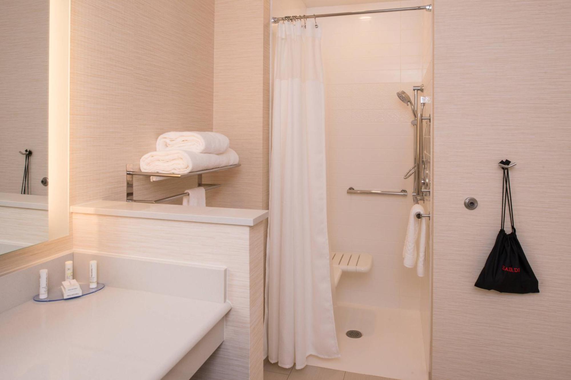 Fairfield Inn & Suites By Marriott Akron Stow Екстер'єр фото